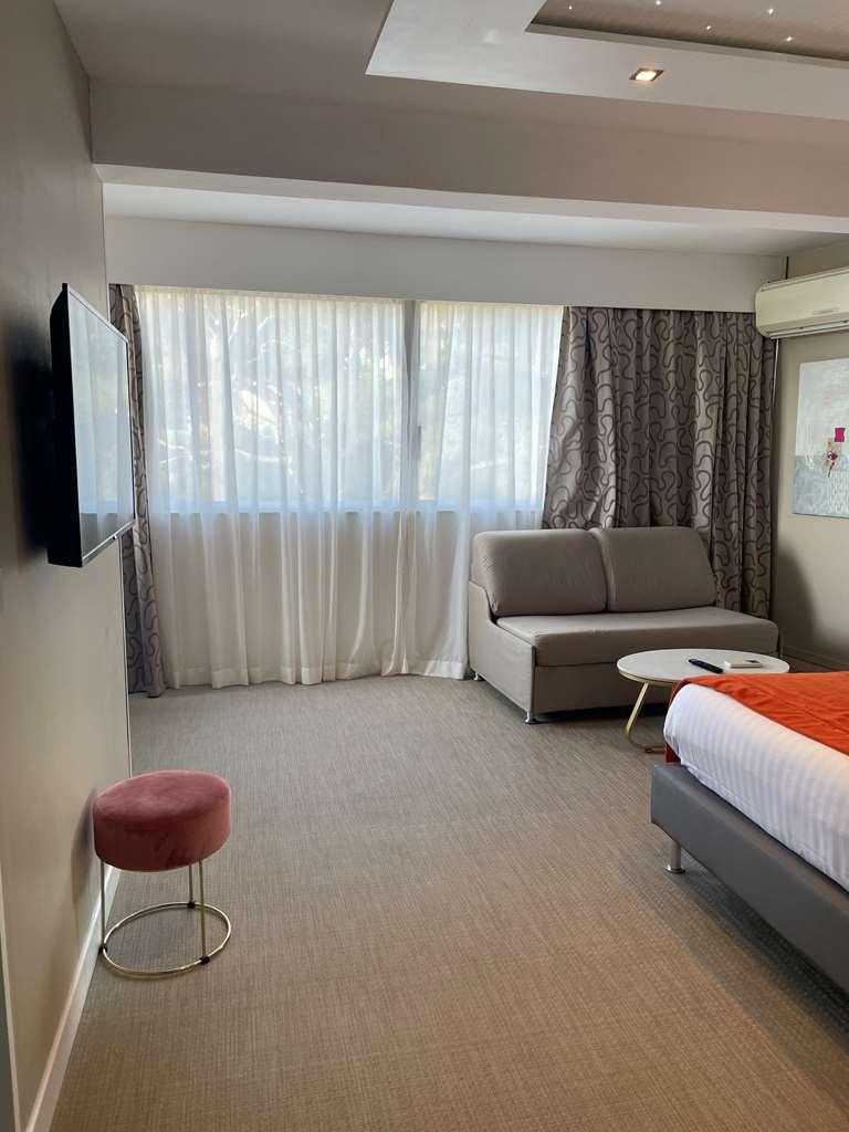 Best Western Plus Hotel La Rade Cassis Room photo